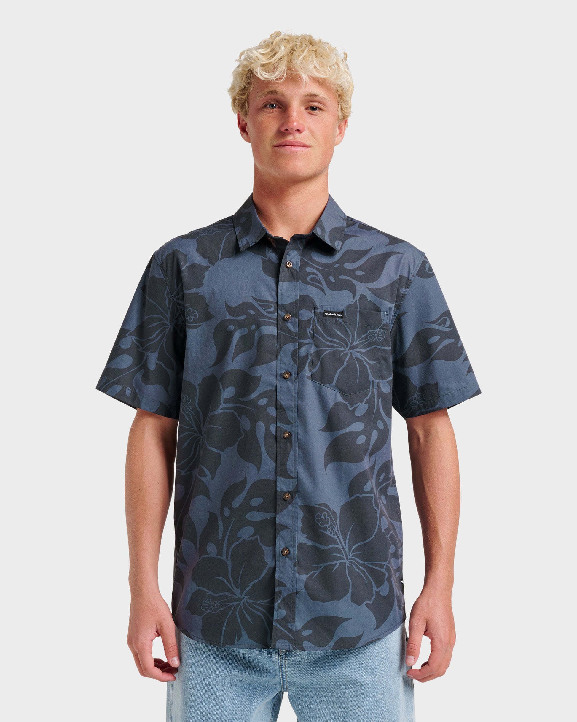 Quick Silver Oceanview Classic Short Sleeve Shirt - Phantom
