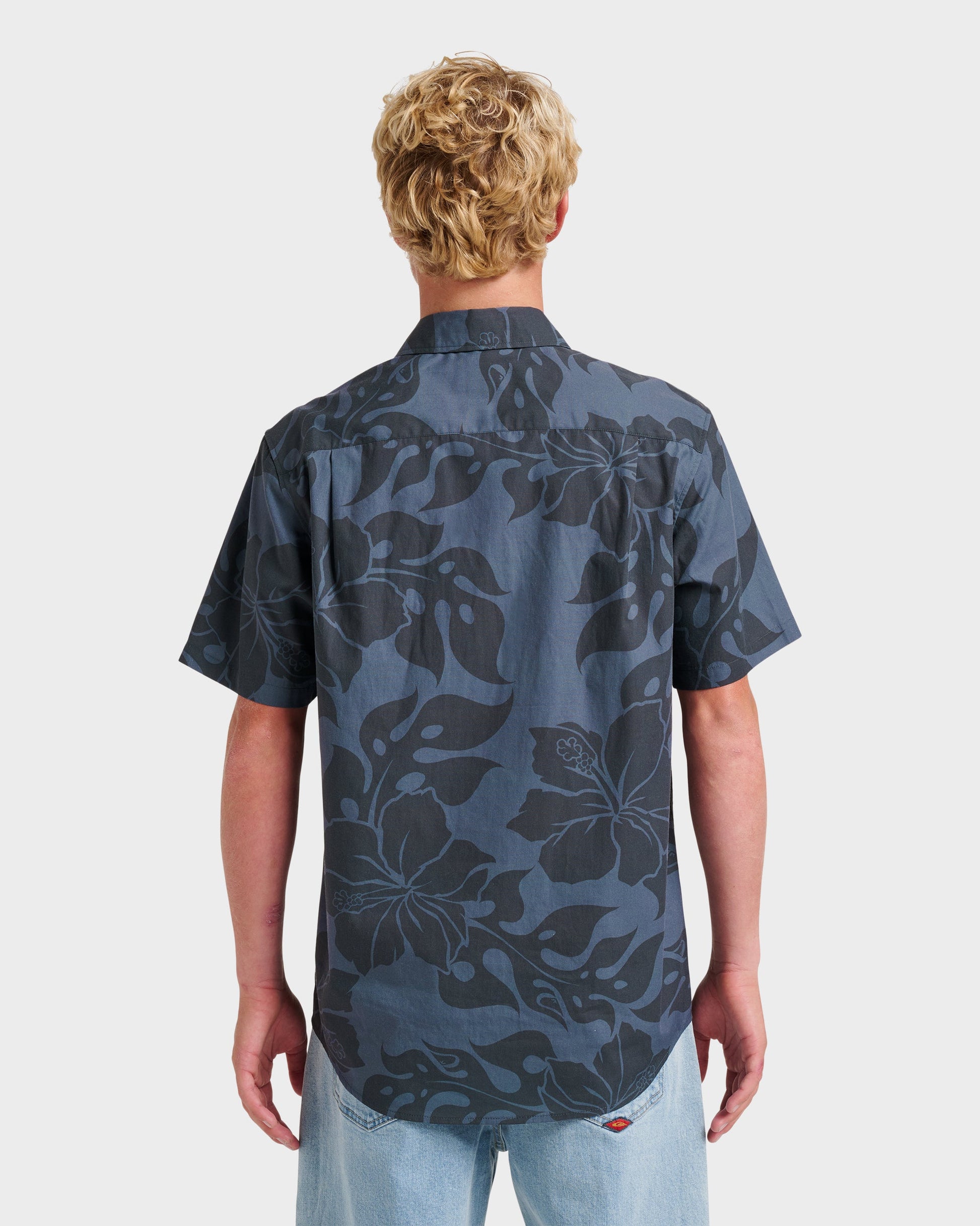 Quick Silver Oceanview Classic Short Sleeve Shirt - Phantom