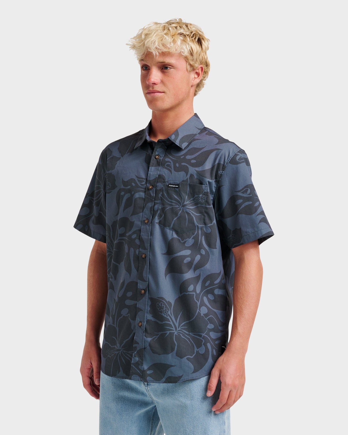 Quick Silver Oceanview Classic Short Sleeve Shirt - Phantom