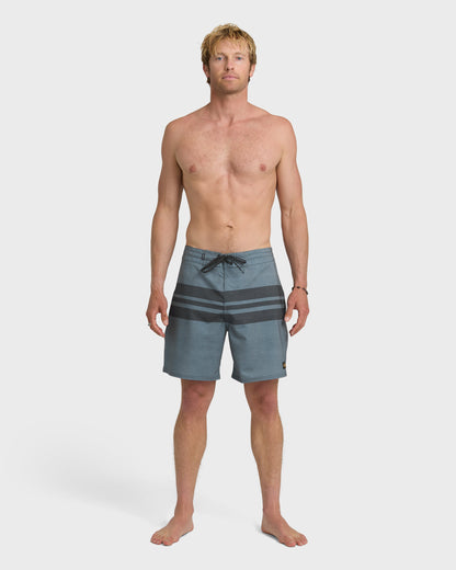 Quick Silver Surfsilk Street Trunk 18" Boardshorts - Black