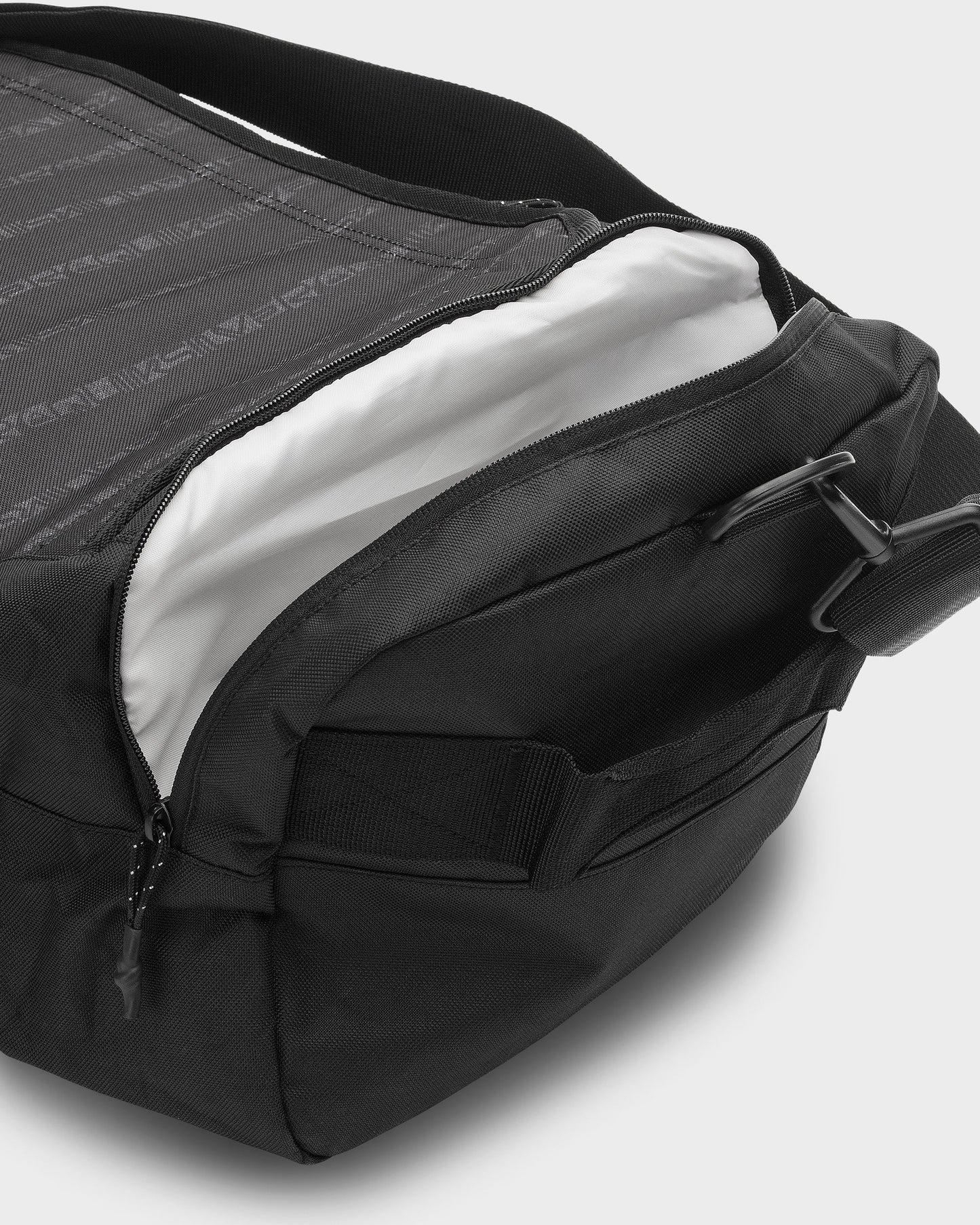 Quick Silver Shelter Duffel - Black